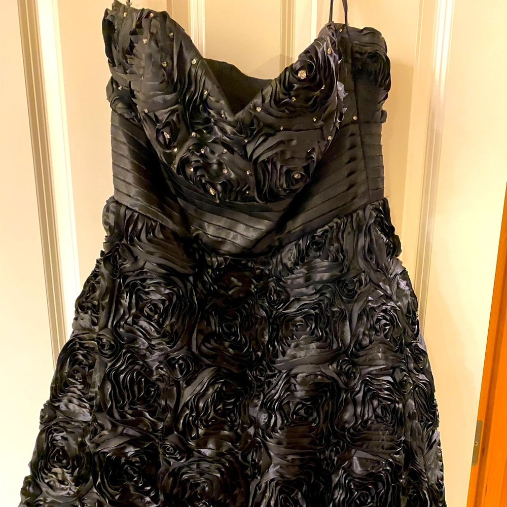 Stunning formal black gown